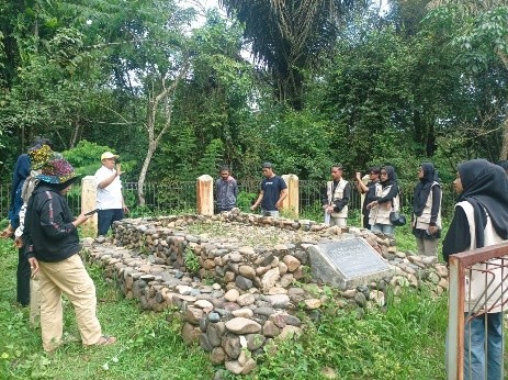 Situs Makam Anak Rajo Alam 
